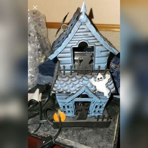 Haunting good time Scentsy warmer